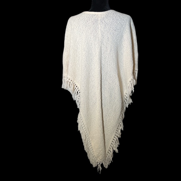 Bonnie Lee - 70's Cream V-Neck Fringe Poncho - OSFM - Picture 3 of 4